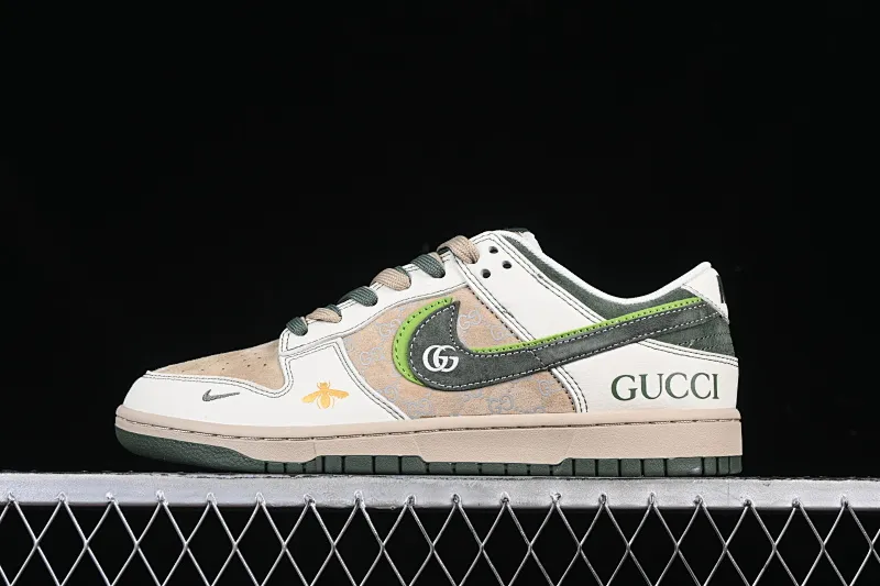 All categories Nk SB Dunk Series Nk SB Dunk Low High-end customized low-top sneakers Nk SB Dunk Low Gucci co-branded Little Bee Green Hook Anniversary high-end customized low-top casual sneakers DM6868-025